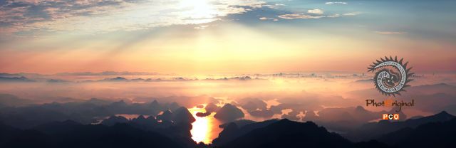 九龙晨曦霞光涌