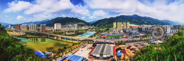 《榕江县城全景》