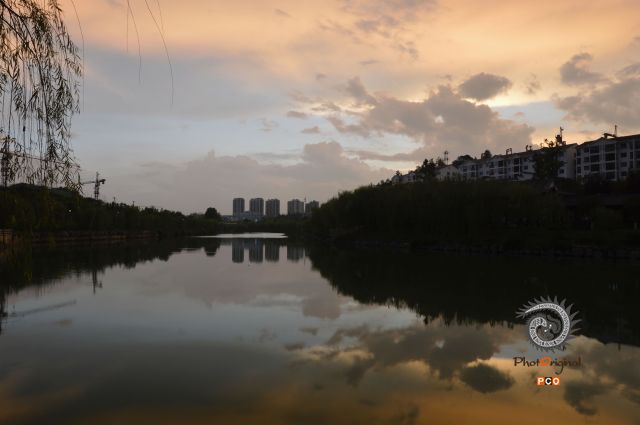 湄江晚霞
