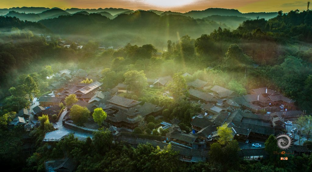 旭日苗王城