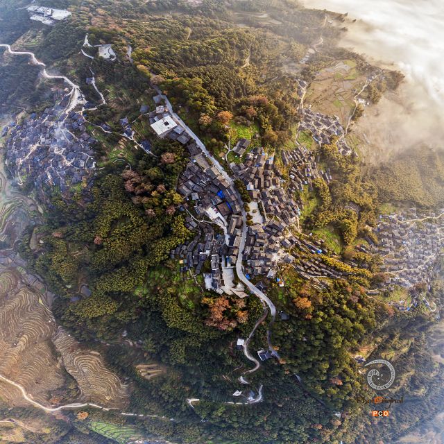 芭沙苗寨全景图