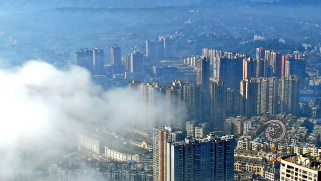 建党百年 纳雍小城迎新象