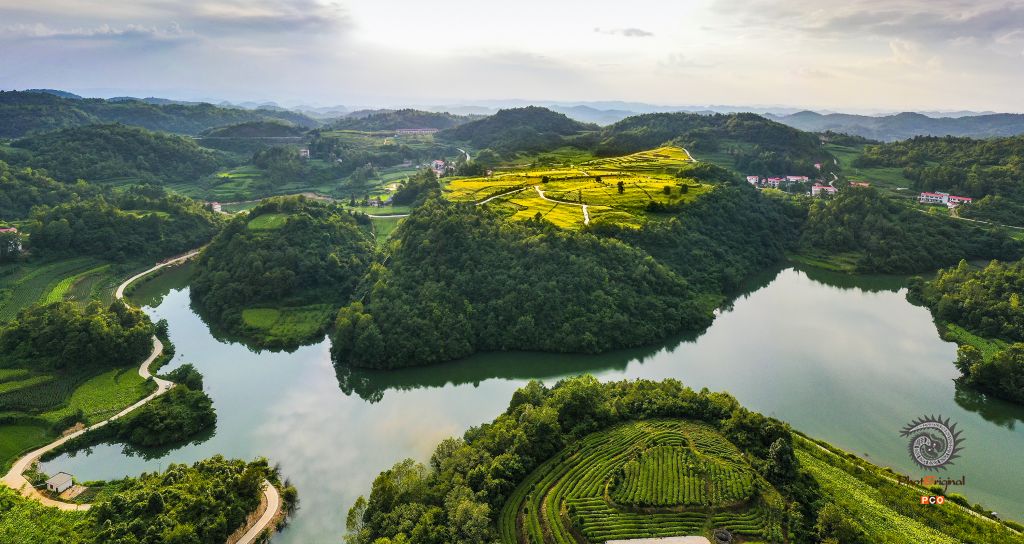 《绿水青山》