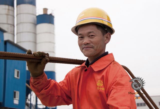 《自强农民工，高铁筑路人》（组照）