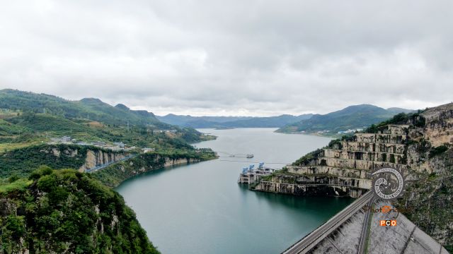 航拍洪家渡水库风光