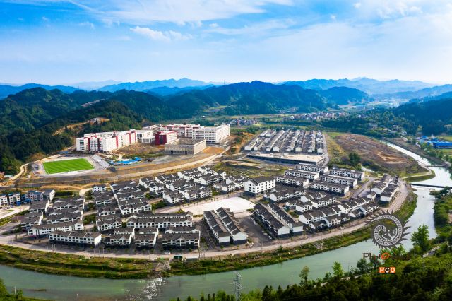 《高铁新村，幸福家园》