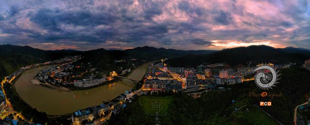 养心圣地，神秘从江夜景