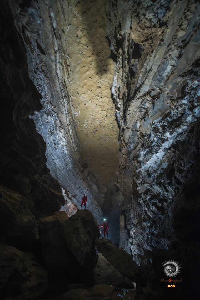 绥阳县“何教洞”