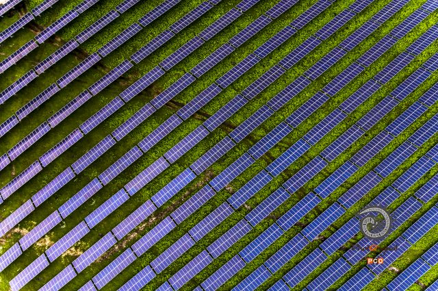 毕节市威宁自治县平箐电站的光伏板
