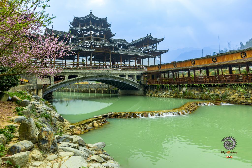 千户苗寨风雨桥