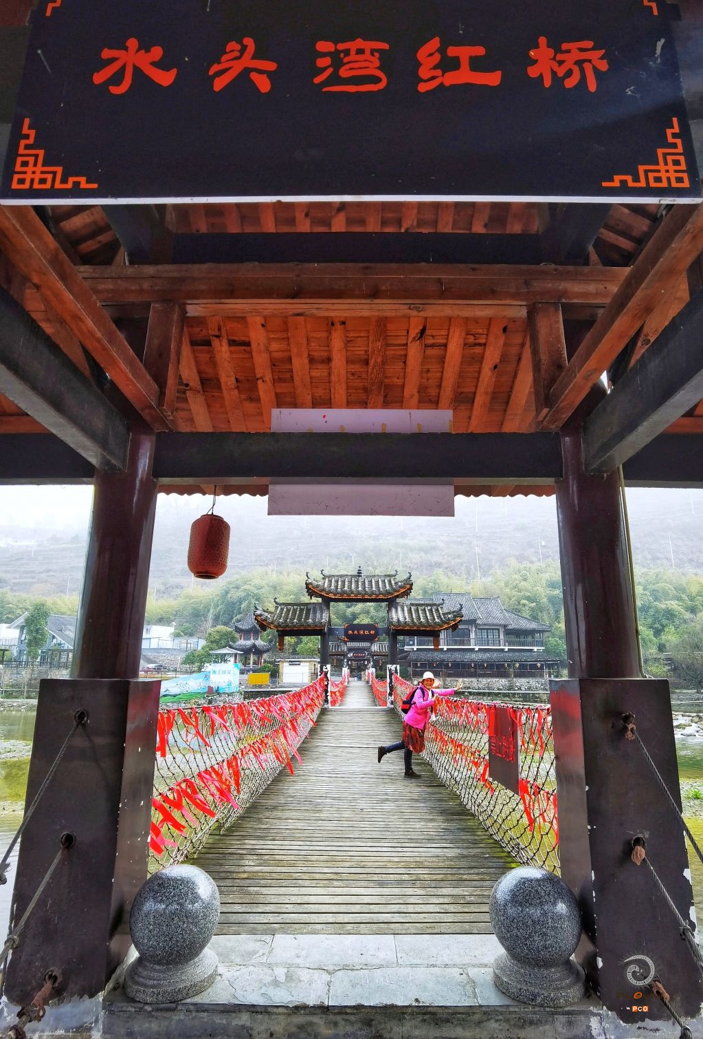 《红桥风光》
