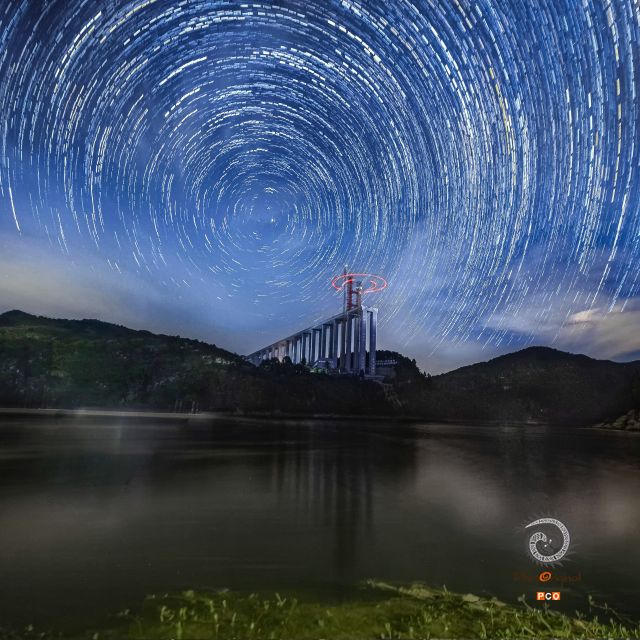 星轨下的德余高速乌江特大桥