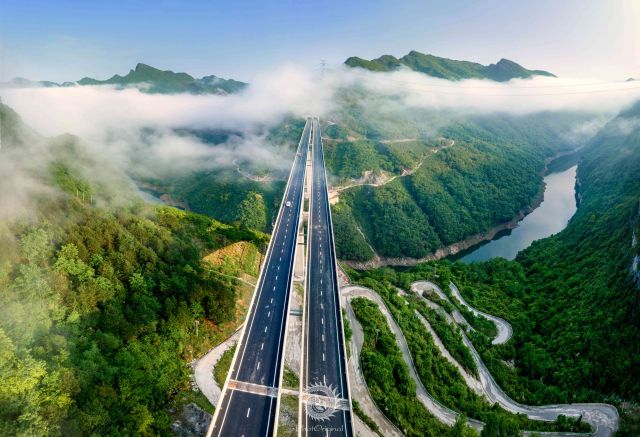 贵阳至黄平高速公路甘溪大桥