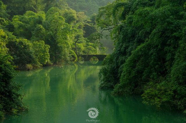 荔波县樟江景区孔桥