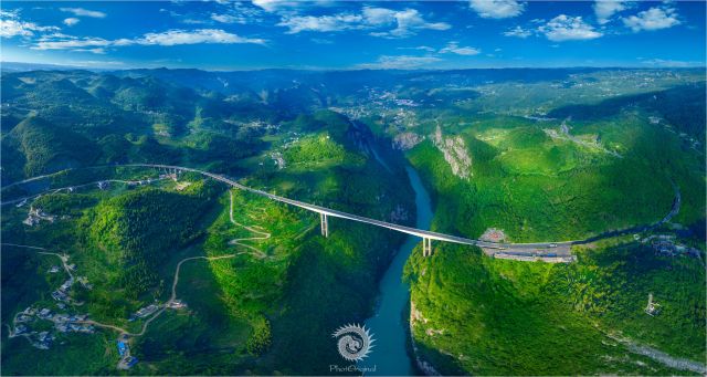 息烽至黔西高速公路六广河大桥