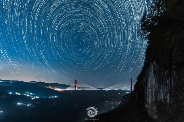 《鸭池河星轨图》