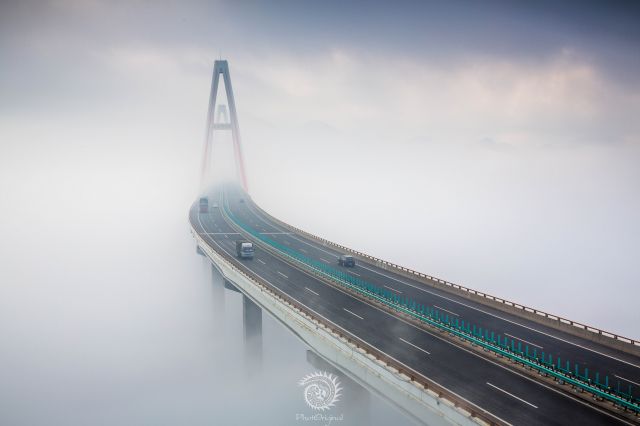 汕头至昆明高速公路马岭河大桥