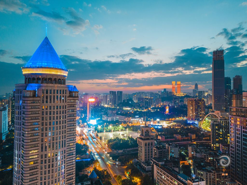落霞南明