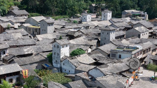 《本寨村》