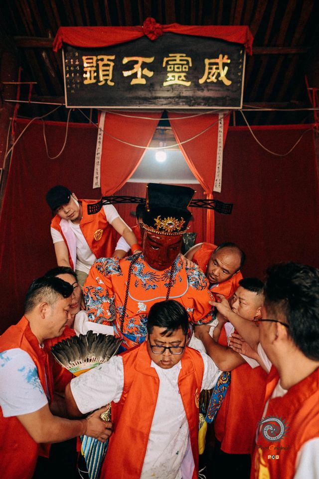 《抬城隍》