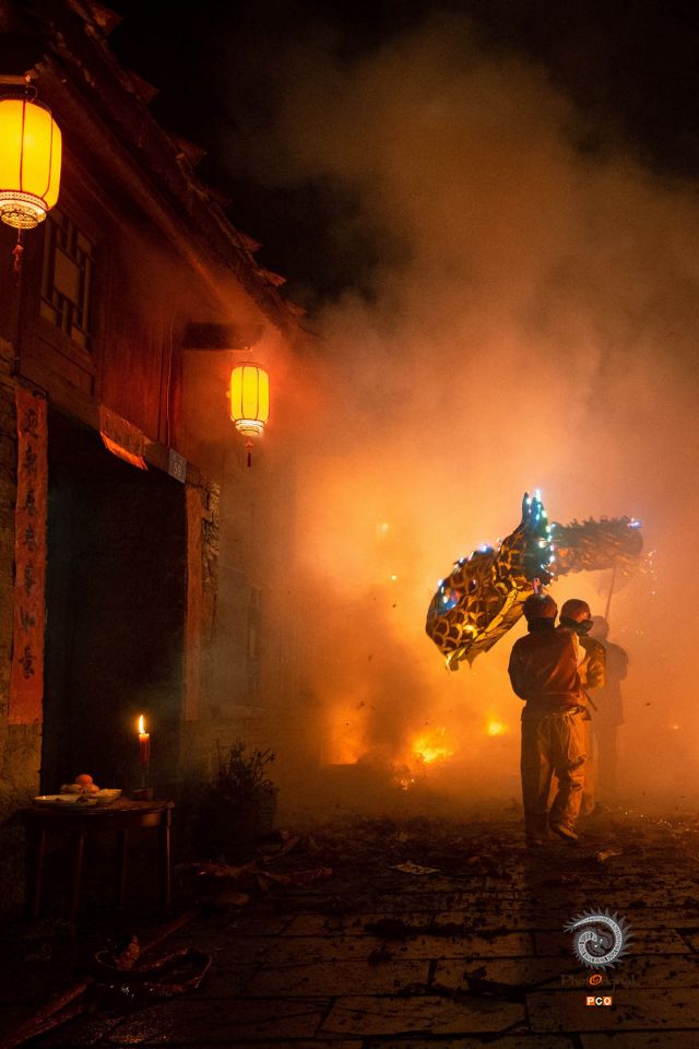 《炸龙》