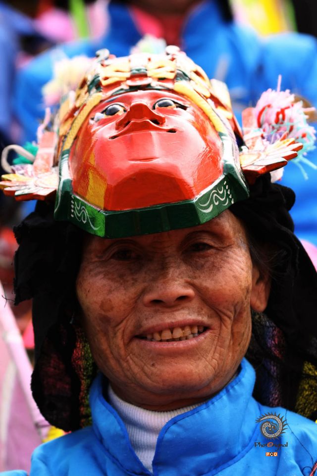 《地戏人像》