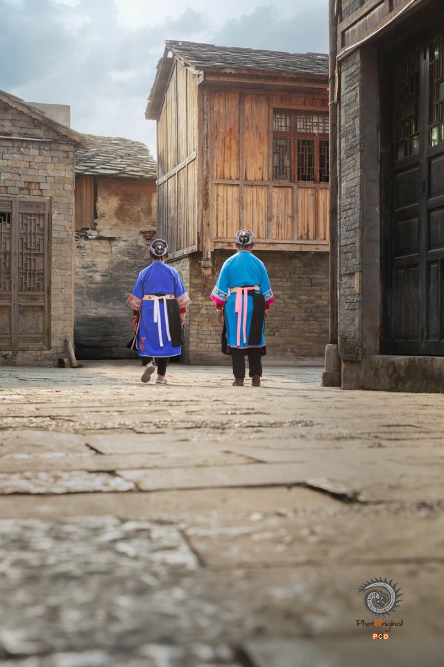 《屯堡服饰》