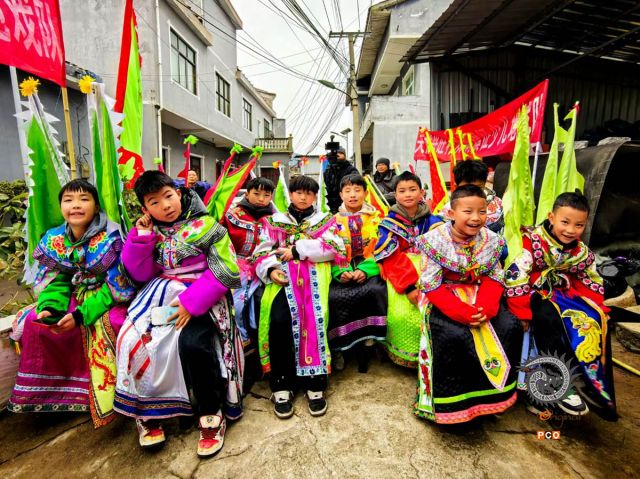 《天龙镇双硐村·少儿地戏》