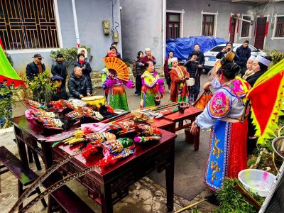 《天龙镇双硐村·少儿地戏》